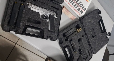 Patos de Minas - Polícia Militar apreende pistolas após ameaças em boate no bairro Jardim Paulistano