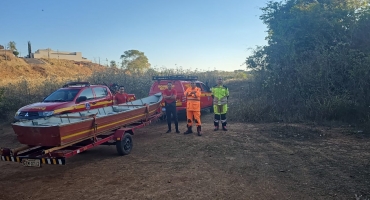 Homem que passeava de caiaque no Rio Paranaíba encontra corpo em estado avançado de decomposição 