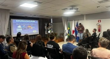 Polícia Civil lança em Patos de Minas o “Dialogar”, programa de prevenção à violência contra a mulher Polícia Civil lança em Patos de Minas o “Dialogar”, programa de prevenção à violência contra a mulher