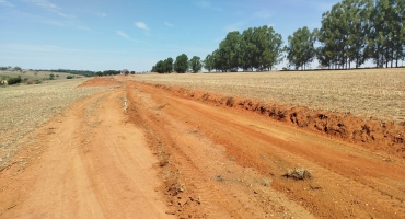 Prefeitura de Lagoa Formosa continua os trabalhos de manutenção e recuperação das estradas vicinais do município