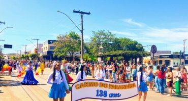 Carmo do Paranaíba - Aniversário de 138 anos é comemorado com desfile cívico marcado por cultura, alegria e tradição Carmo do Paranaíba - Aniversário de 138 anos é comemorado com desfile cívico marcado por cultura, alegria e tradição