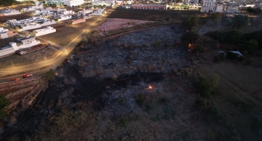 Incêndio em Patos de Minas consome 19 hectares de vegetação no bairro Alto Caiçaras
