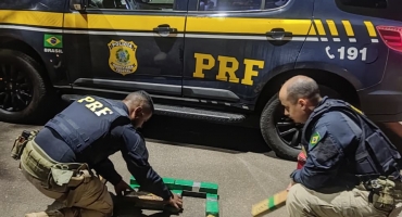 Homem é preso com grande quantidade de maconha durante fiscalização da PRF; em Patos de Minas 
