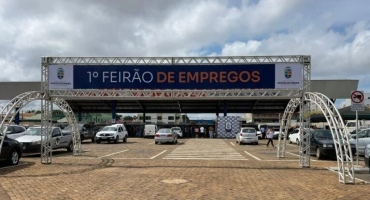 1º Feirão do Emprego é sucesso e reúne patenses no galpão do produtor rural