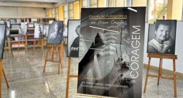 UNIPAM recebe exposição fotográfica “Retratos de Coragem”, um tributo à luta contra o câncer de mama UNIPAM recebe exposição fotográfica “Retratos de Coragem”, um tributo à luta contra o câncer de mama