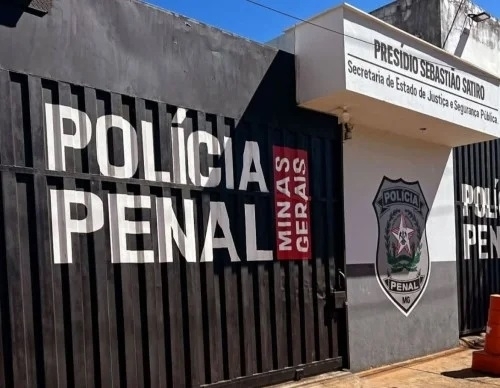 Detenta trans acusada de matar companheiro em Patos de Minas agride policiais durante banho de sol no presídio Sebastião Satiro