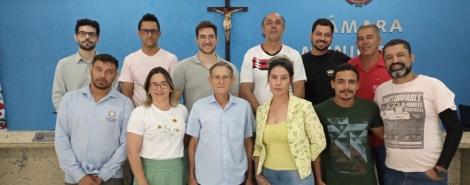 Procurador do município de Lagoa Formosa faz reunião com vereadores para mostrar dados e recomendações do Ministério Público sobre o Canil 