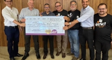 Solidariedade: Óinc Fest 2025 entrega 300 mil reais à Santa Casa de Patos de Minas