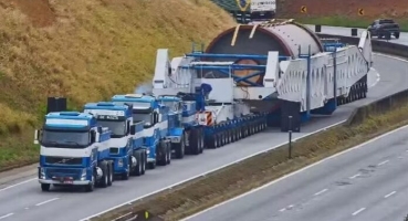 Carreta gigante vai percorrer a BR-354 sob escolta da Polícia Rodoviária nesta quarta (26)