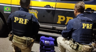 PRF apreende 20 tabletes de maconha na BR-365 em Patos de Minas; após perseguição a veículo 