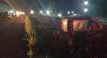 Acidente na BR-365 envolvendo automóvel de Presidente Olegário mata uma pessoa