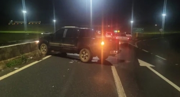 Patos de Minas - Confusão de trânsito termina em colisão na Avenida JK