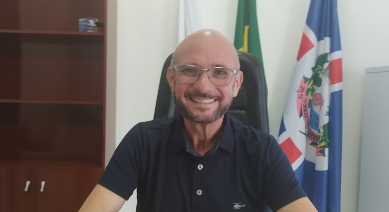 Entrevista – Escritor e professor da cidade de Lagoa Formosa ganha dois prêmios com suas obras; um deles internacional 