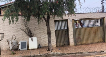 Rapaz de 23 anos é morto a tiros dentro de imóvel no bairro Sebastião Amorim, em Patos de Minas