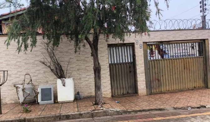 Rapaz de 23 anos é morto a tiros dentro de imóvel no bairro Sebastião Amorim, em Patos de Minas