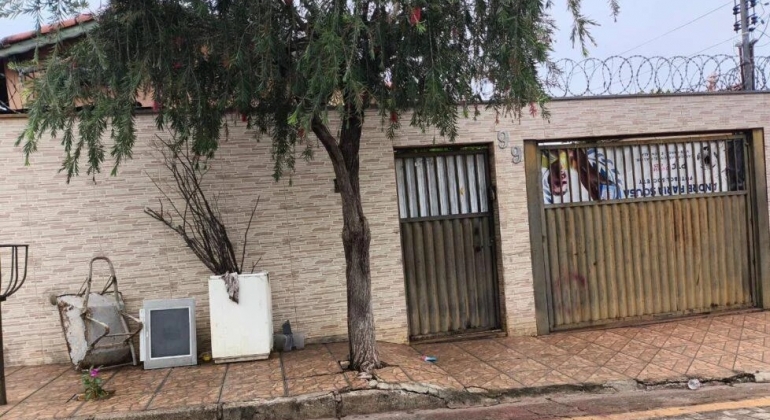 Rapaz de 23 anos é morto a tiros dentro de imóvel no bairro Sebastião Amorim, em Patos de Minas