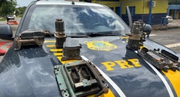 PRF intercepta módulos eletrônicos furtados de caminhões em ônibus interestadual em Minas Gerais