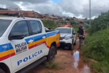 Polícia Militar resgata homem que estava sendo agredido amarrado e prende cinco pessoas em São Gotardo
