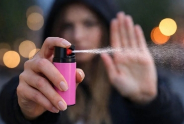 Câmara aprova venda de spray de pimenta para mulheres a partir de 16 anos