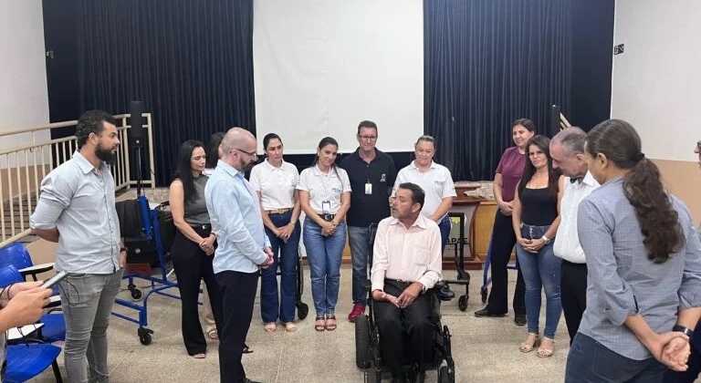 Projeto de Inovação Sustentável - Sicoob Credicopa entrega andadores ortopédicos à APAE em Patos de Minas