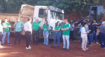 Prefeitura de Patos de Minas inicia asfaltamento de estrada estratégica para mobilidade rural