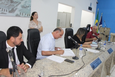 Câmara Municipal de Lagoa Formosa aprova Projeto de Lei Complementar que dispõe sobre desafetação de imóvel público 