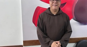 Paróquia Santa Terezinha de Patos de Minas celebra 60 anos com programação especial e resgate histórico