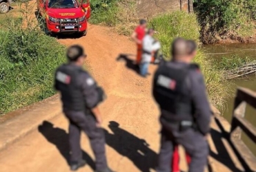 Guimarânia - Suspeito muda versão durante reprodução simulada sobre morte de jovem de 23 anos