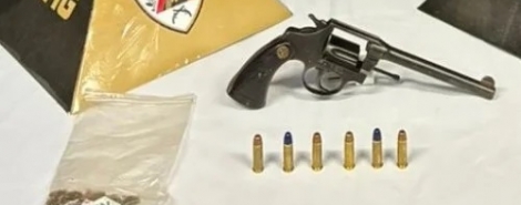  Coromandel - Operação da PM termina com suspeito morto, prisão e apreensão de armas
