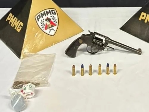  Coromandel - Operação da PM termina com suspeito morto, prisão e apreensão de armas