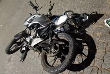 Motociclista é atingido por carro em Patos de Minas e suspeita é de que tenha sido atropelamento intencional