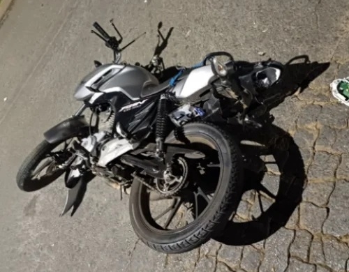 Motociclista é atingido por carro em Patos de Minas e suspeita é de que tenha sido atropelamento intencional