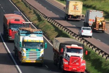 DER-MG restringe circulação de veículos de grande porte nas rodovias estaduais durante o feriado de Corpus Christi